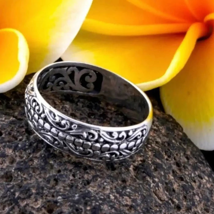 Bali Sterling Silver Engraved Band Ring with swirling circle and dotted artisan details in 925 sterling silver