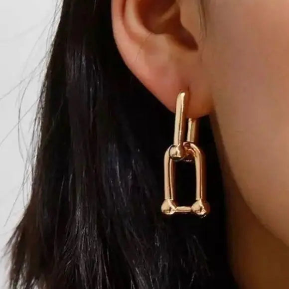 Contemporary Chic U Link Hoop Earrings - Wild Time Fashion