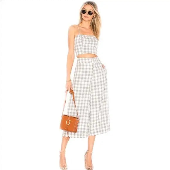 Mid Rise Wide Legged Checkered Capri Pants  XL - House of Harlow 1960