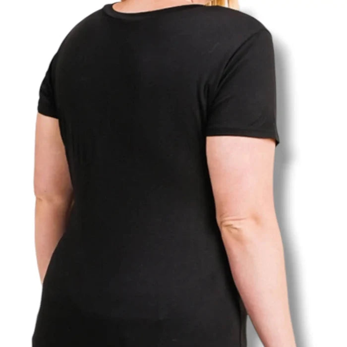 Women's black Love Never Fails Gold Foil Graphic Tee with black stretch fabric and plus-size fit / 2X