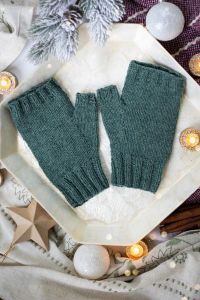 One Skein Wonderland - Winterberry