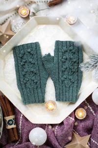 One Skein Wonderland - Winterberry