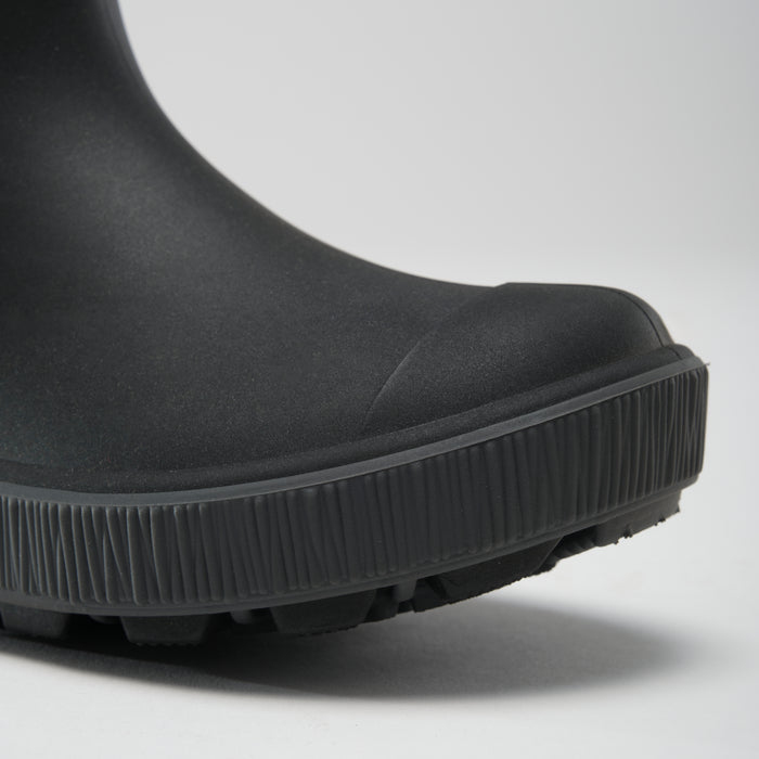 Black-Charcoal : Riptide Kids' Rain Boots - Side View Close-up