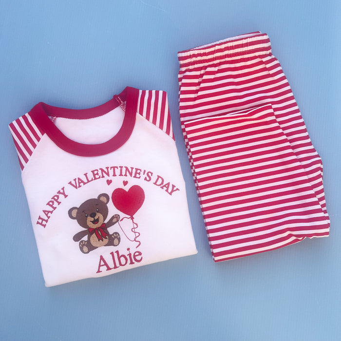 Valentines Bear with heart balloon Design