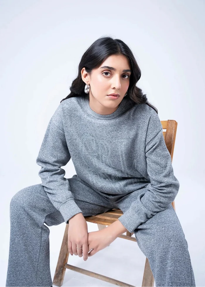 Women's heather grey terry sweatshirt, relaxed crew neck and long sleeves